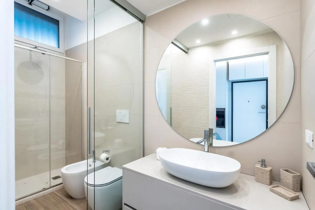 Daire Duomo-Corso Vercelli, New Luxury Loft In The Center Milano